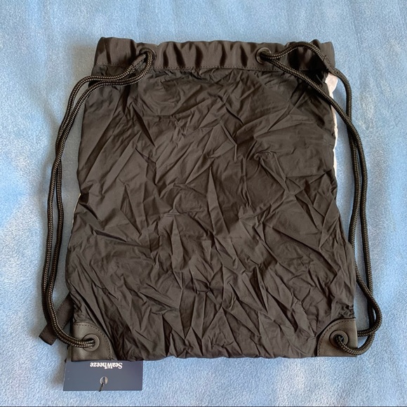 Lululemon Seawheeze 2017 Exclusive Runners drawstring bag - Picture 2 of 7